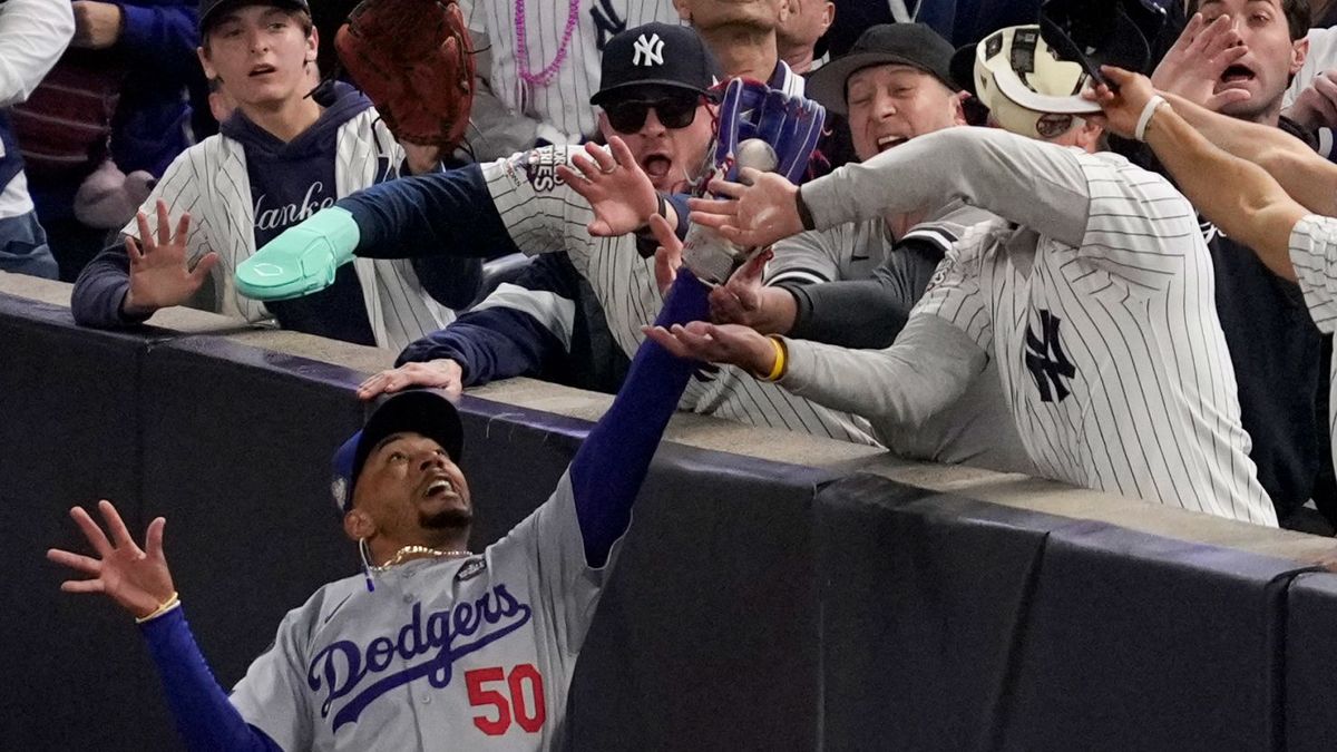 Los Angeles Dodgers at New York Yankees