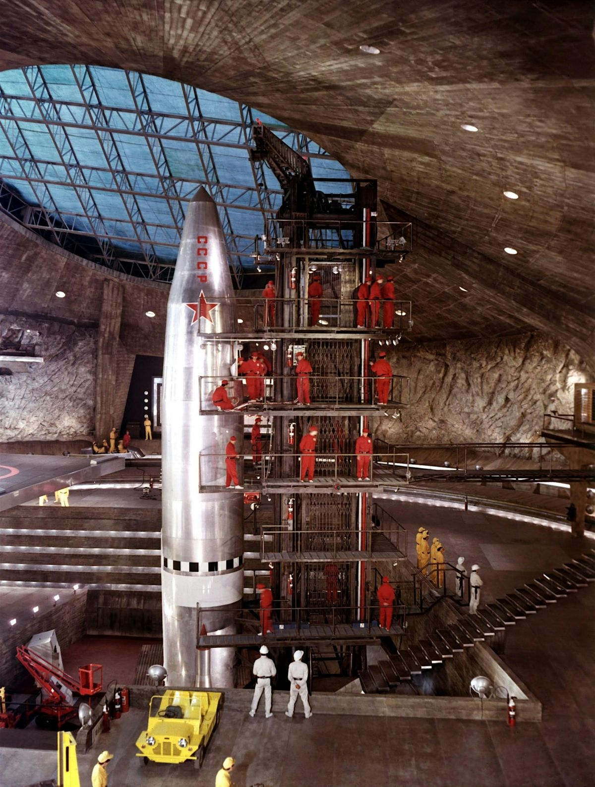 Les d\u00e9cors de James Bond - Architecture, modernit\u00e9 et destruction