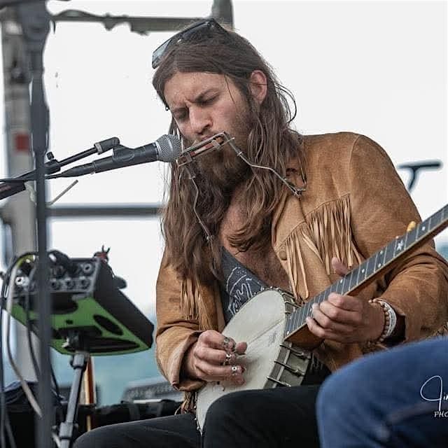 The 1826 Listening Room Presents: Micah Kesselring w\/ The Laurelys