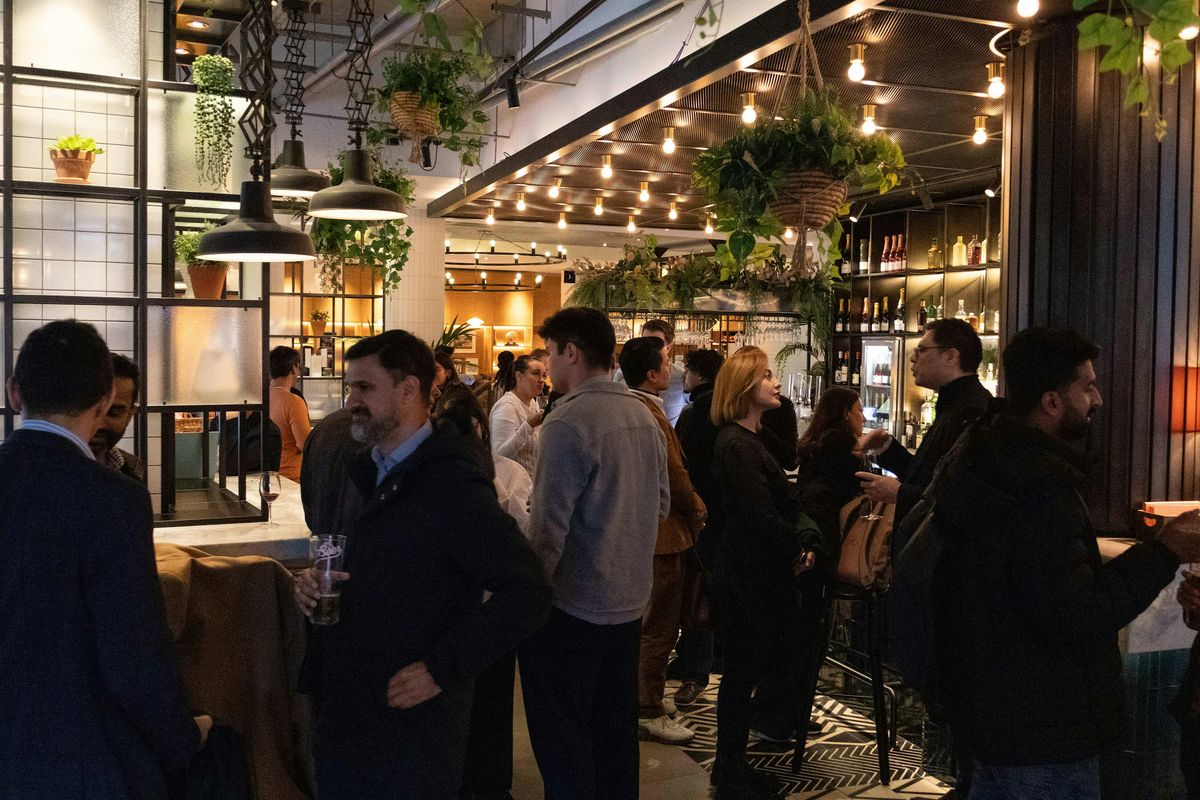 Business Networking in Cardiff for Professionals, SMEs & Entrepreneurs