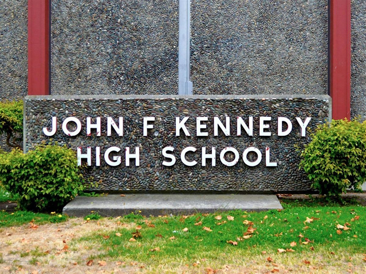 Kennedy Eagles C\/O 2010 + Alum