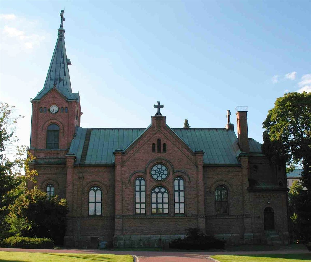 Jyv\u00e4skyl\u00e4 Audio Tour: Echoes of Culture, Drama & Unexpected Tales