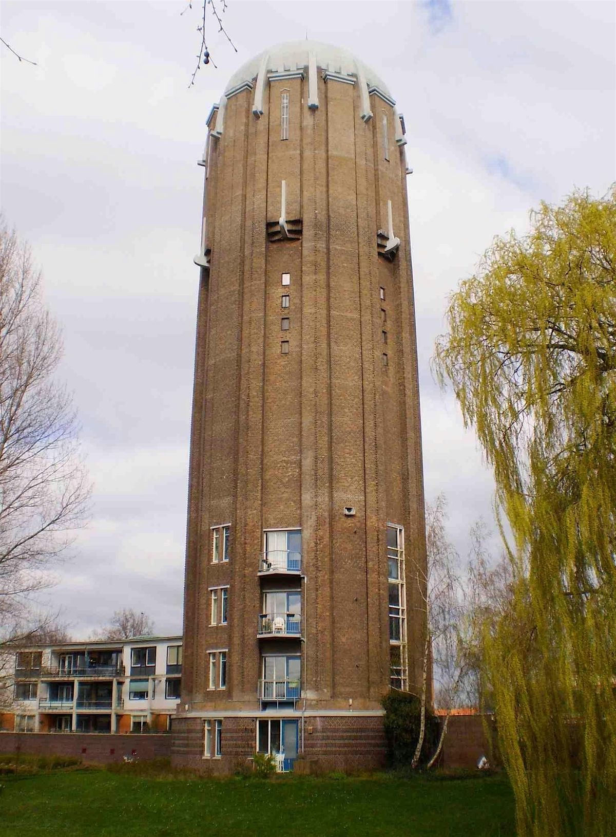 Zutphen Audio Tour: Echoes of Towers, Churches, and Hidden Histories