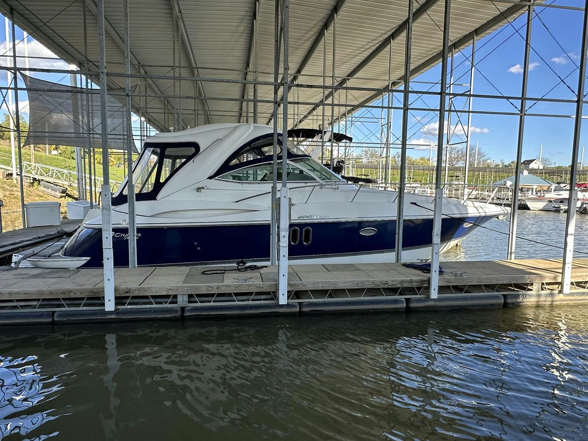Cincinnati Luxury Yacht Picnic on the River