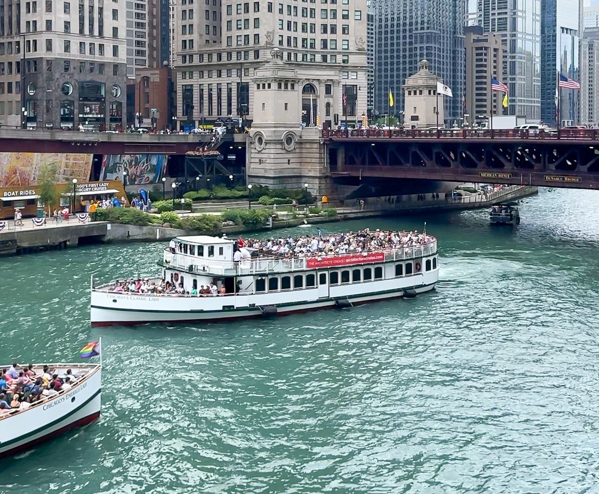 Chicago Architecture Center River Cruise at Chicagos First Lady