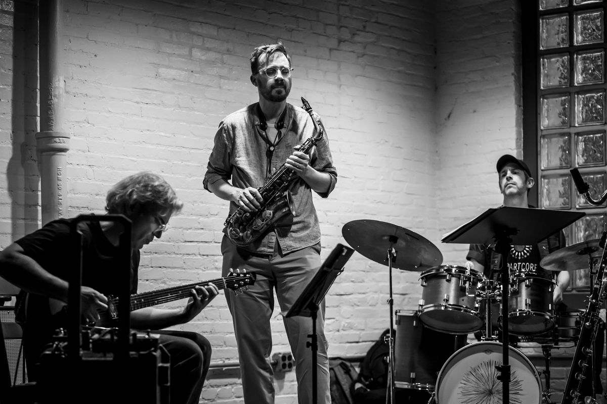 Aaron Irwin Trio live at Bar Citra