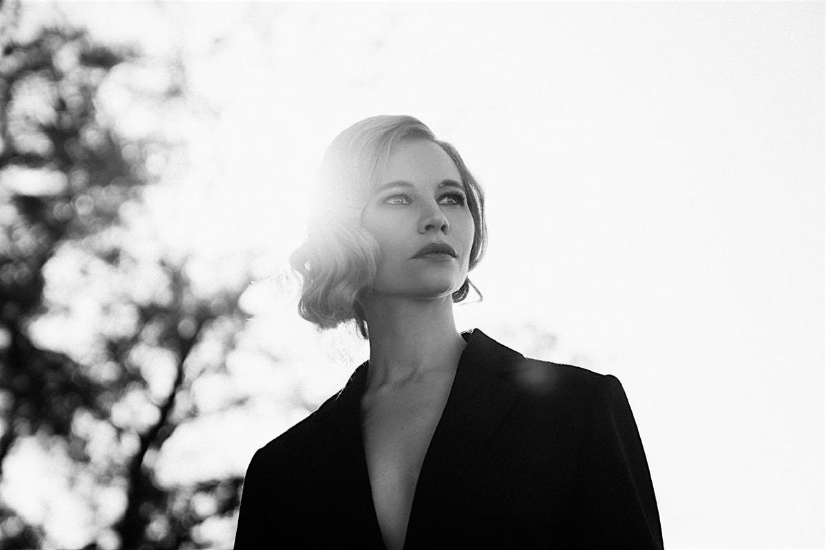 \u0410\u043d\u043d\u0430 \u0438 \u041b\u0435\u0432 \/ Anna and Lev