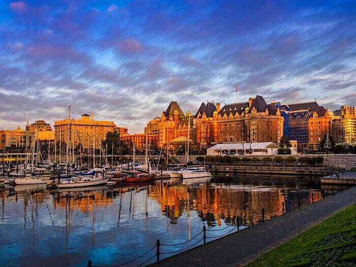 Centennial Square Scavenger Hunt: Centennial Square's Sea, Squares & Spirit