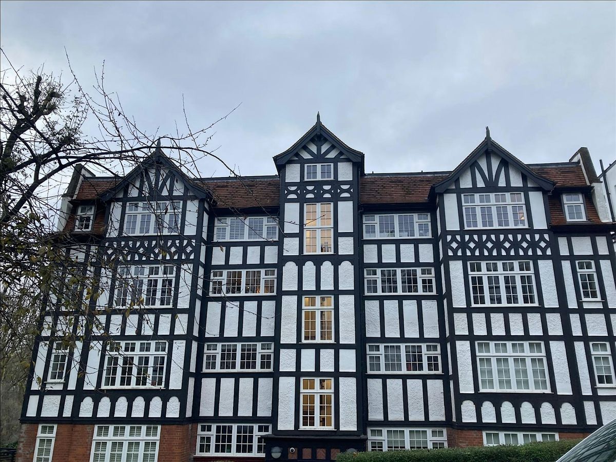 Walking Tour: Cold Comfort Farm in Highgate