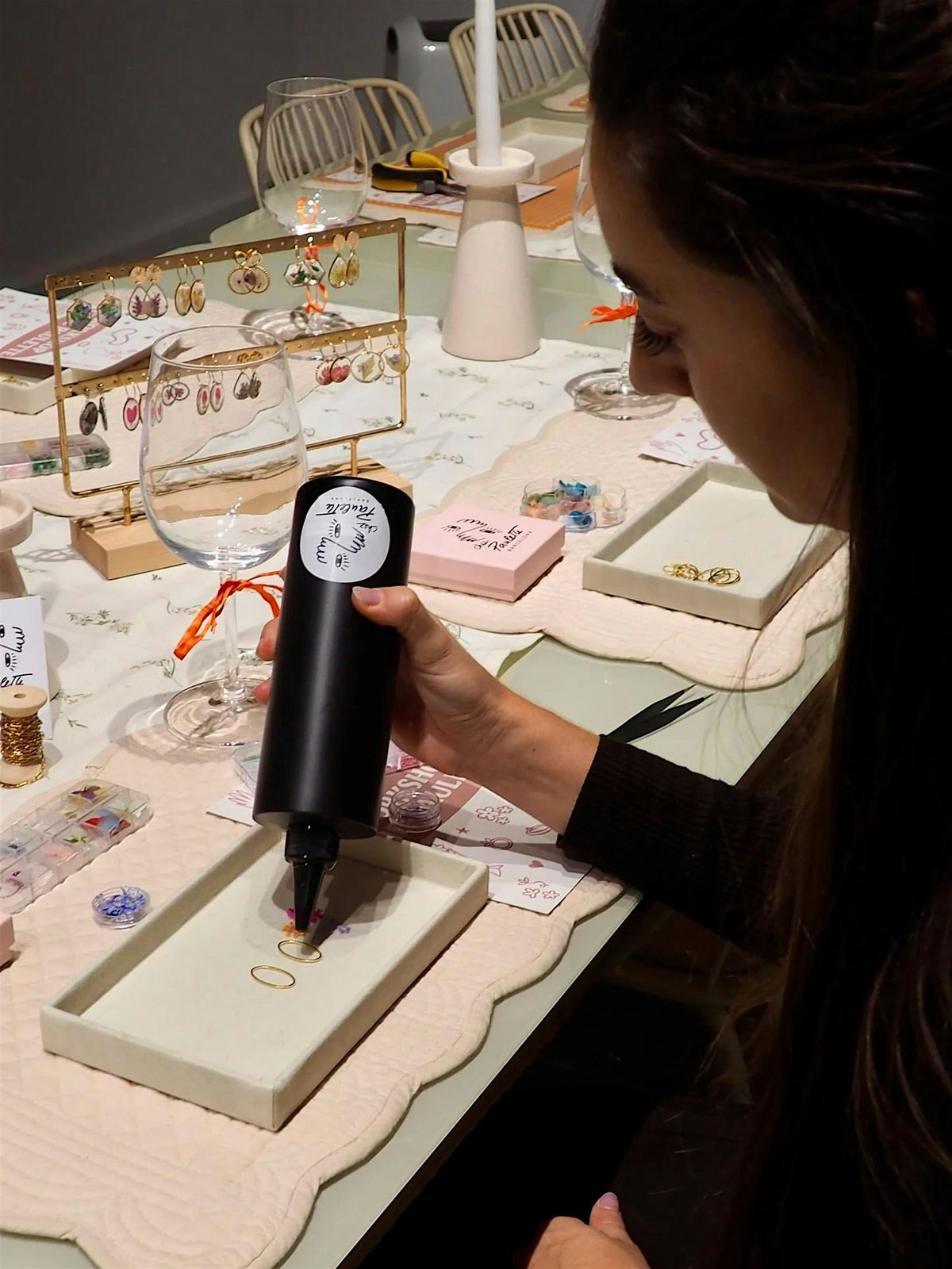 Botanical Resin Jewelry Workshop