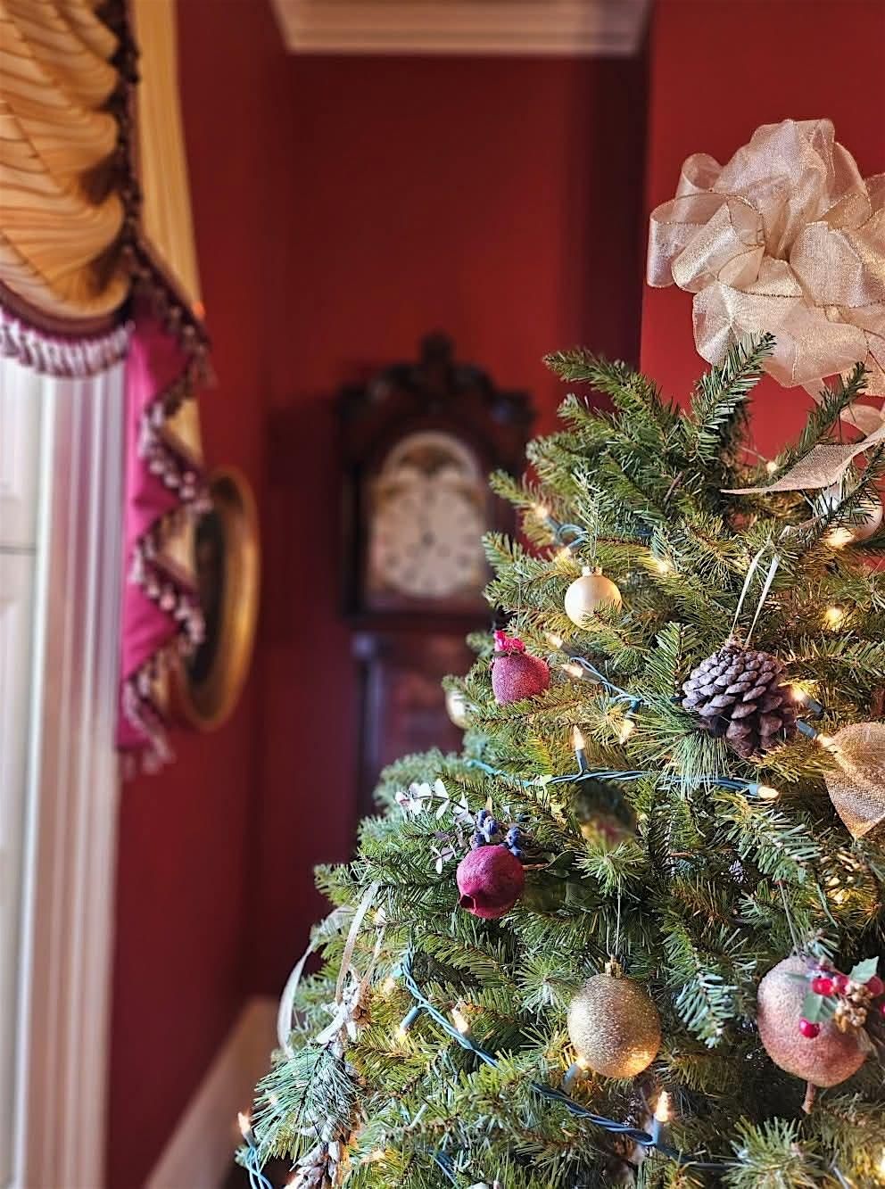 Holiday House First Look: Candlelight Holiday Shop and Walk-Through