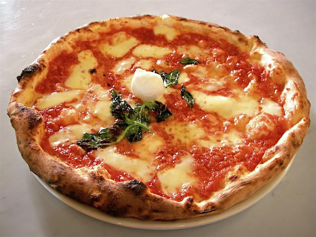 Sicilian Cooking Workshops in Berlin: Homemade Pizza + unlimited drinks