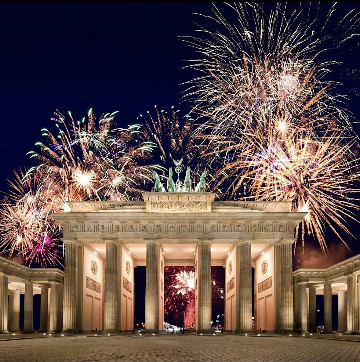 Silvester Party - NYE @ The Cloud Berlin