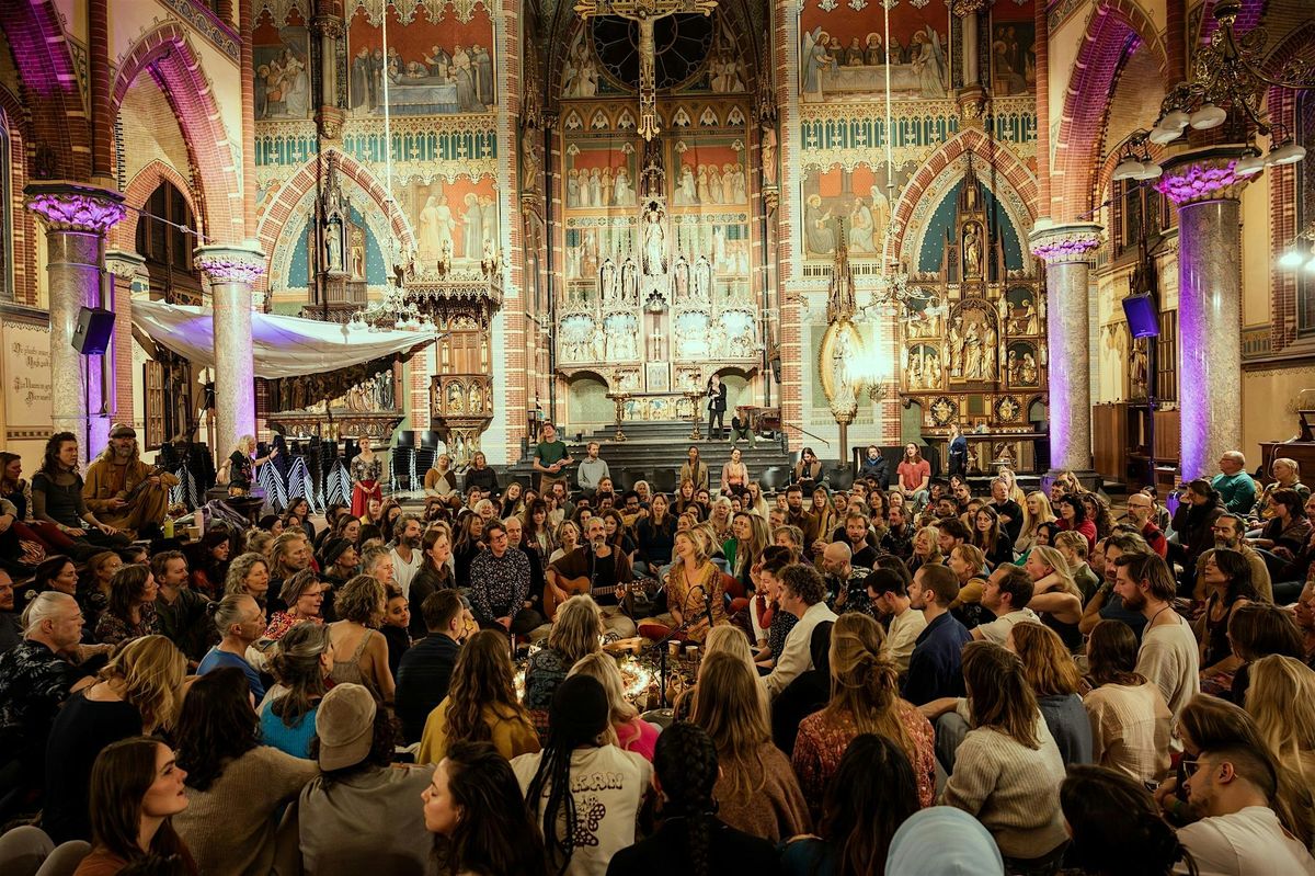 Uria Tsur : Singing Circle XL