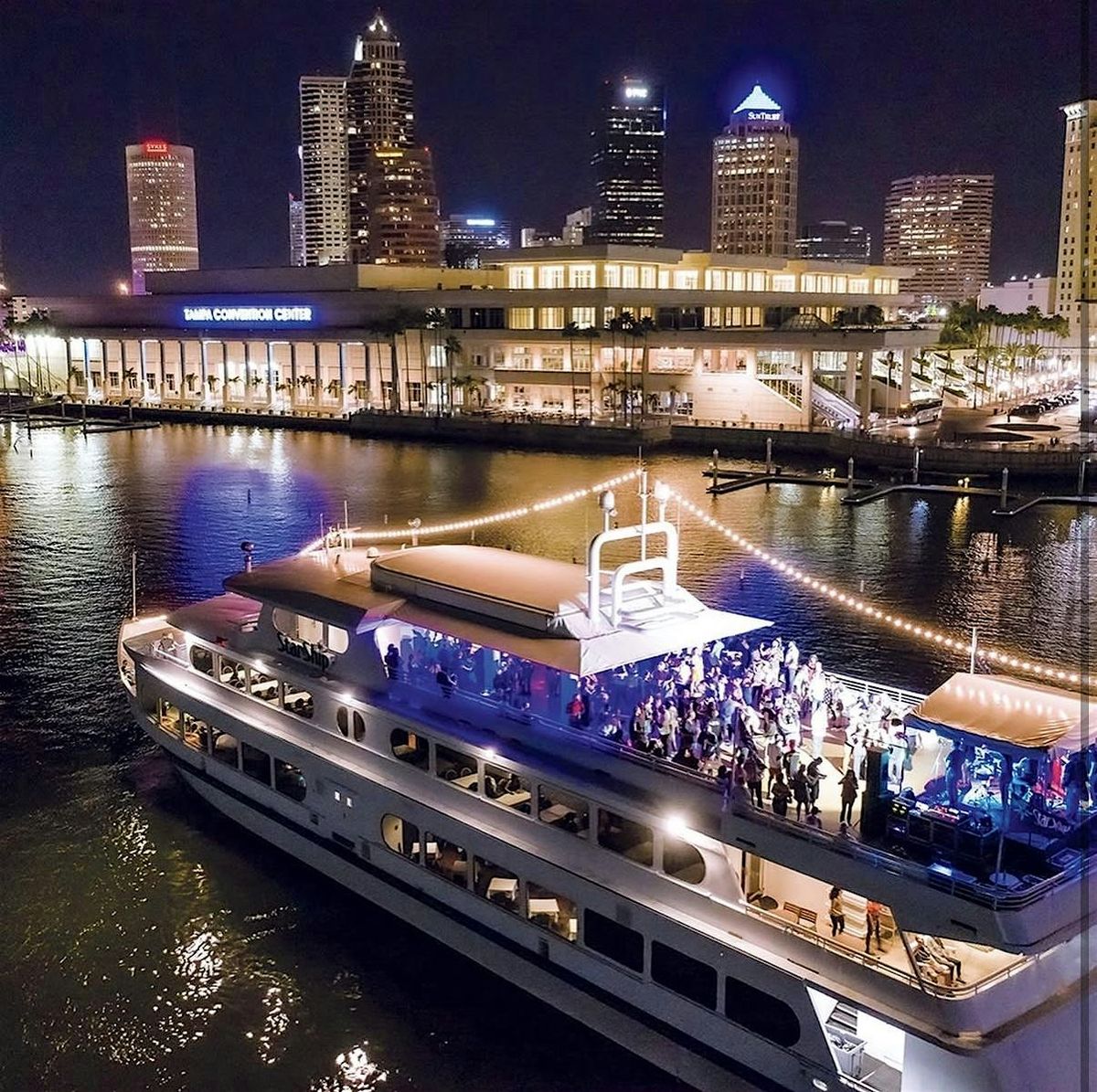 Halloween\u2019s Yacht Party of Tampa Bay