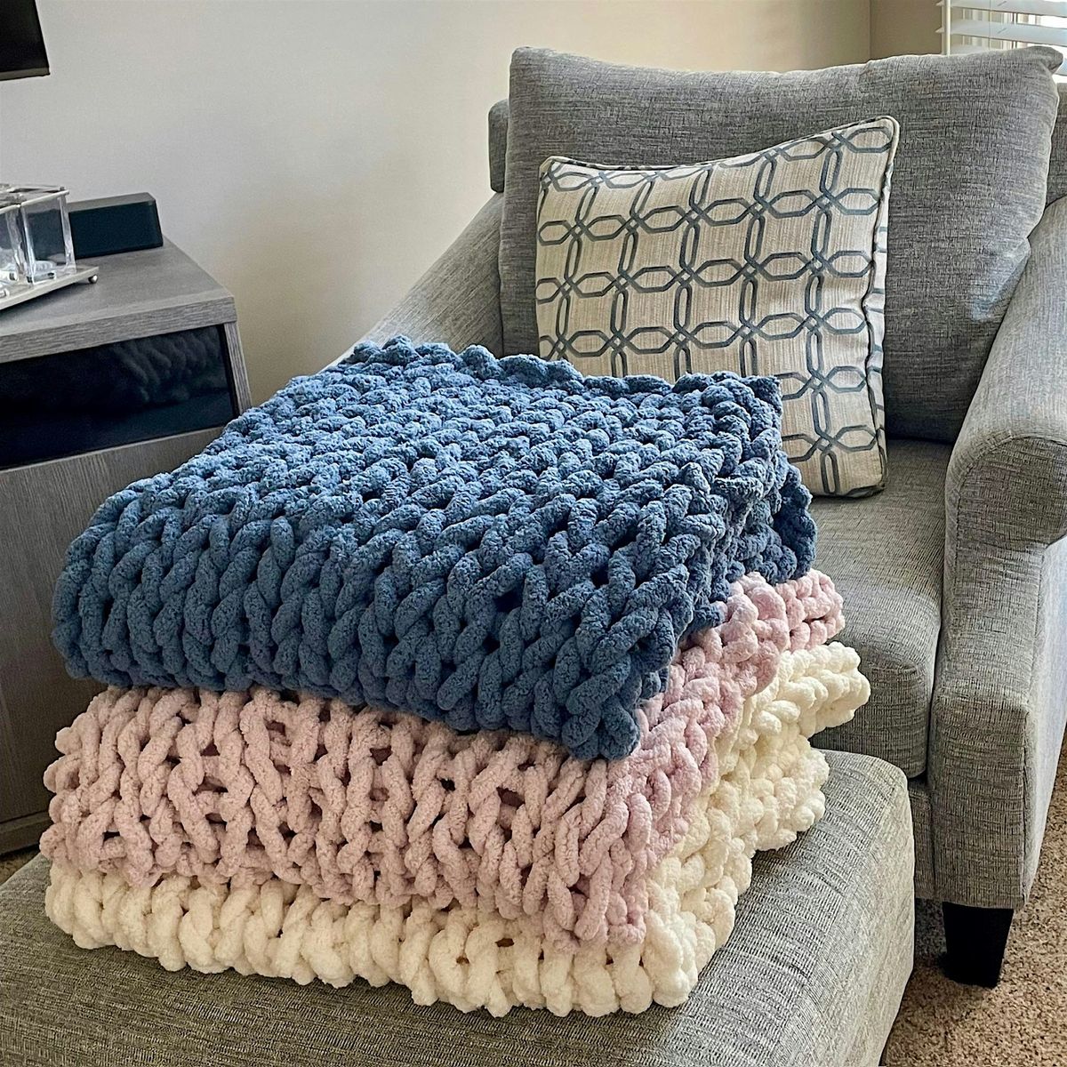 Chunky Blanket Hand Knitting craft workshop in Montgomery County, Md.