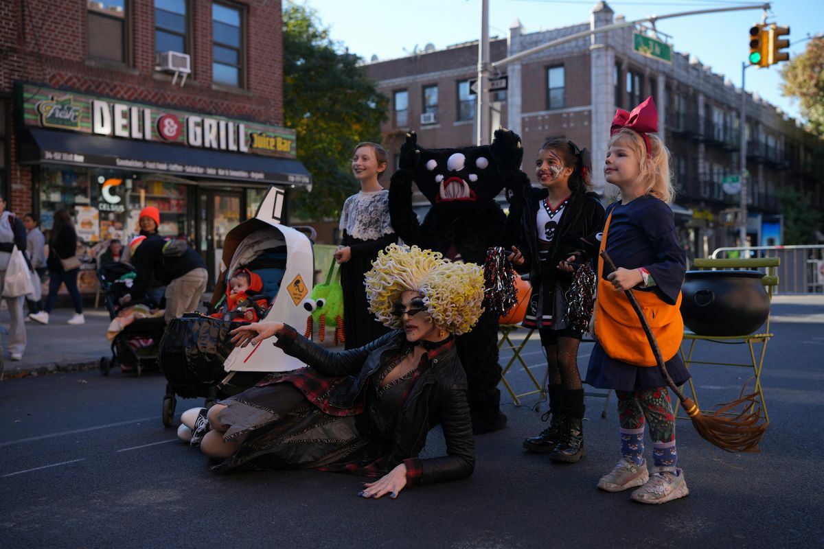 NYC DOT Trick or Streets: Kid-Friendly Halloween Biketober Ride!
