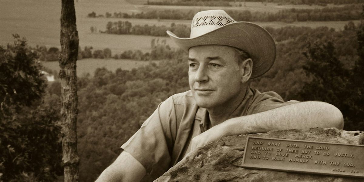 Walks with the Governor: A Winthrop Rockefeller Institute Workshop