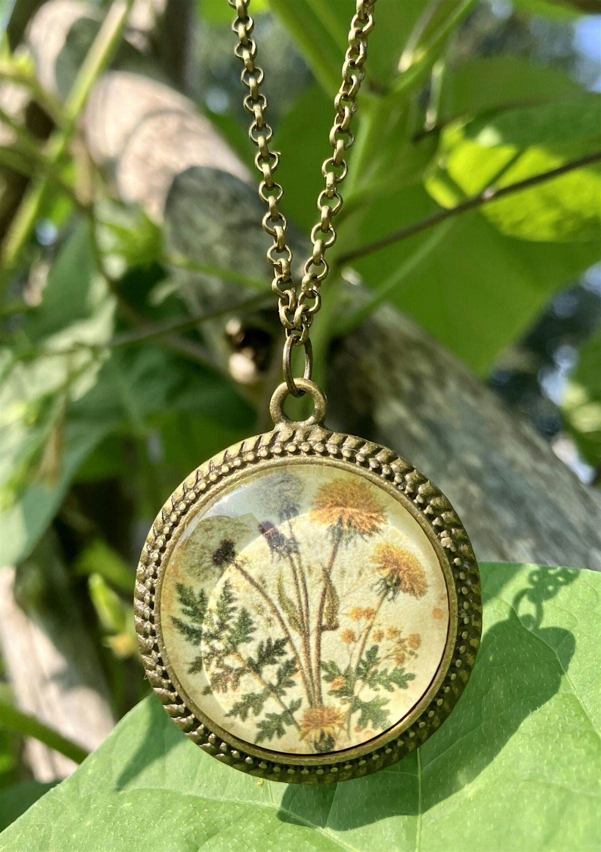 DIY Vintage Dandelion Pendant : Art Class