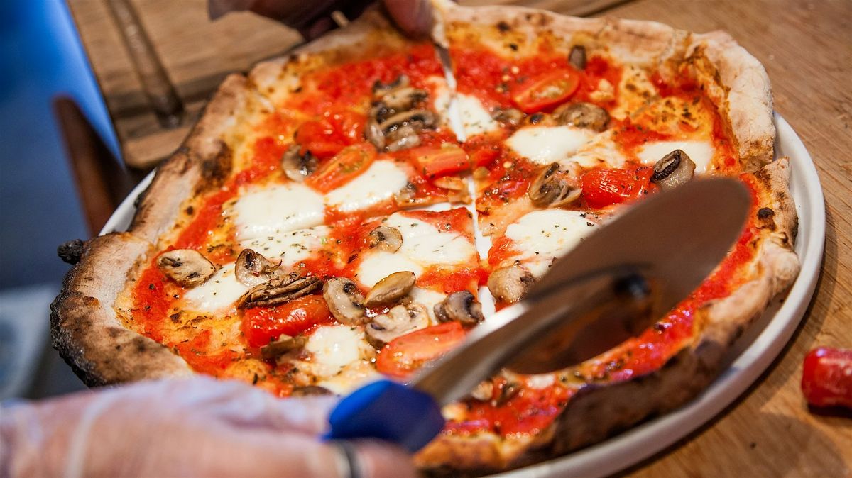 NEAPOLITAN PIZZA MAKING