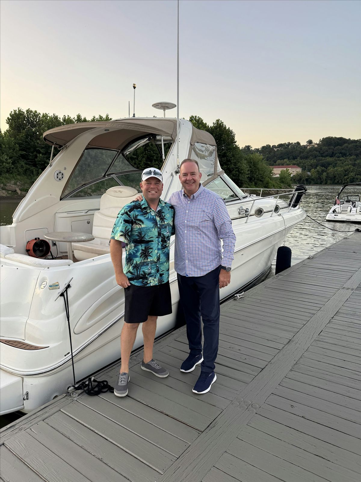 The Executive Boat Experience - Private Corporate Boat Charter Cincinnati