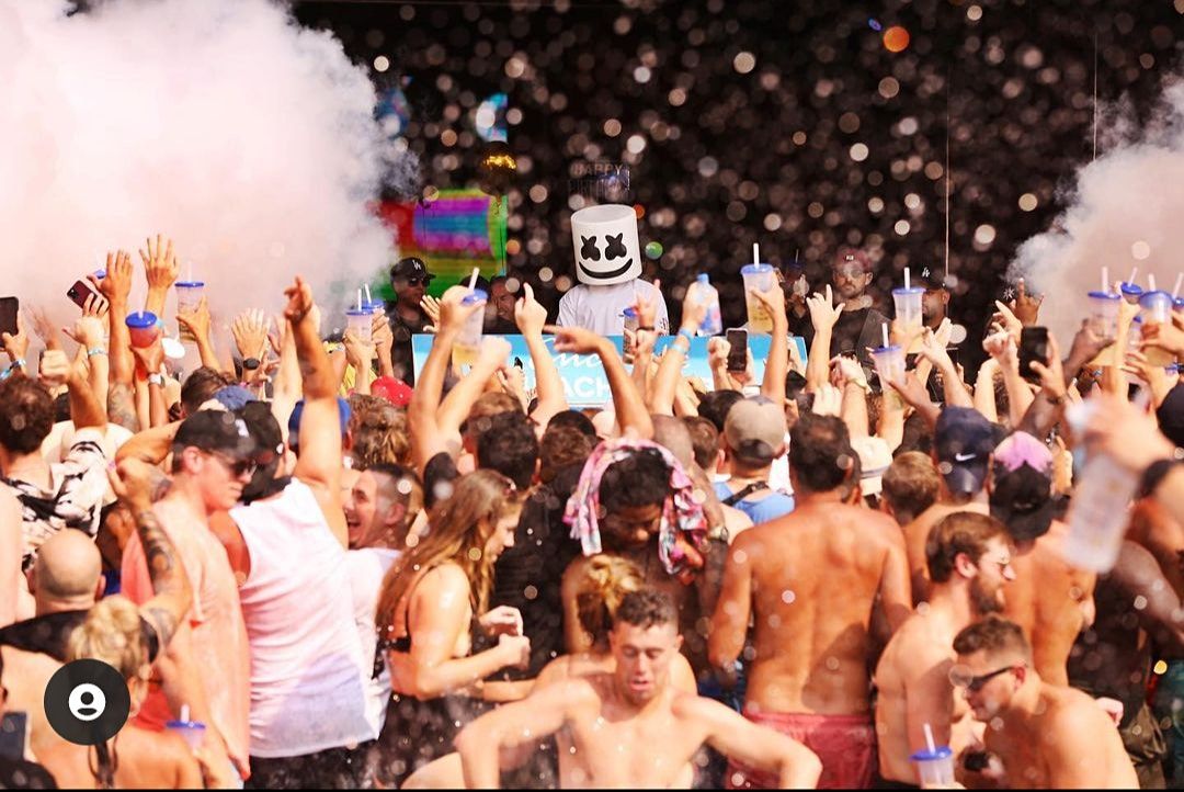 #1 POOL PARTY IN VEGAS! @ ENCORE BEACH CLUB!