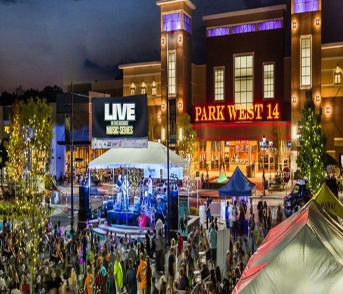 LIVE IN THE DISTRICT - Park West Village Concert Series 