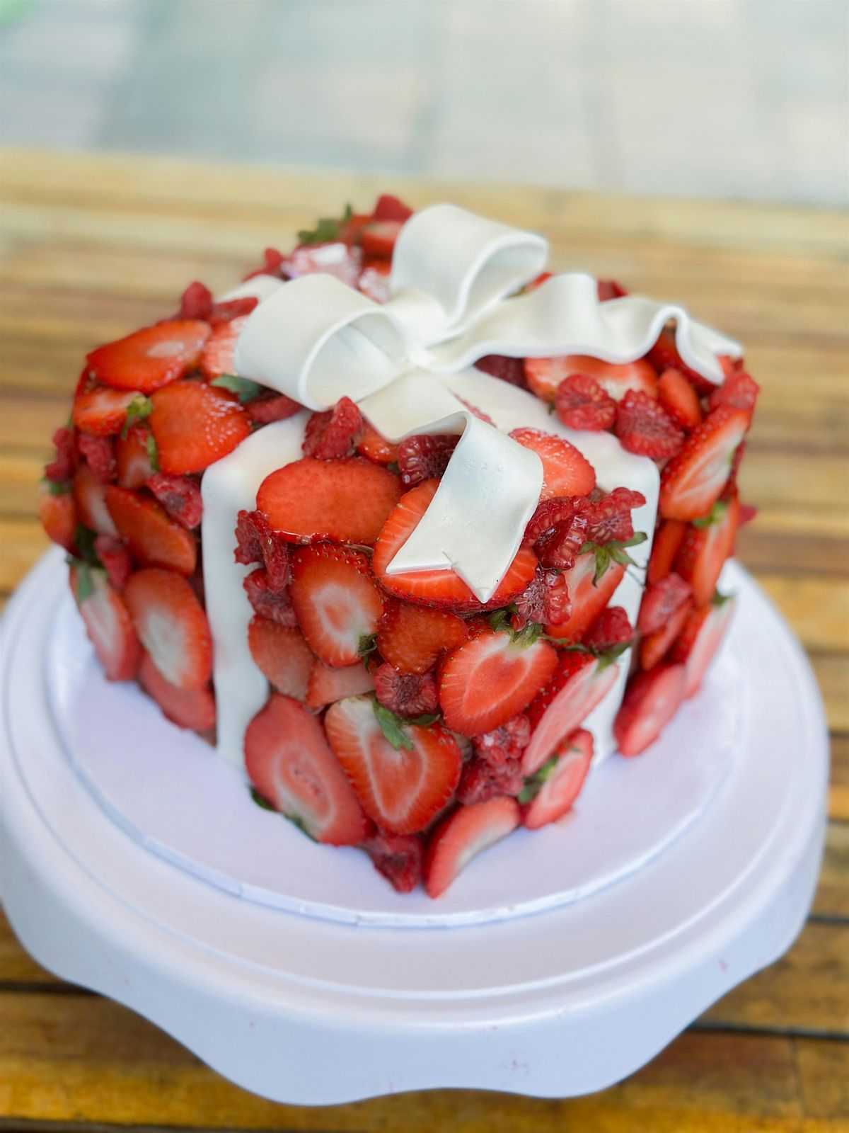 Strawberry Picnic Cake Class at Le Creuset in Conroe