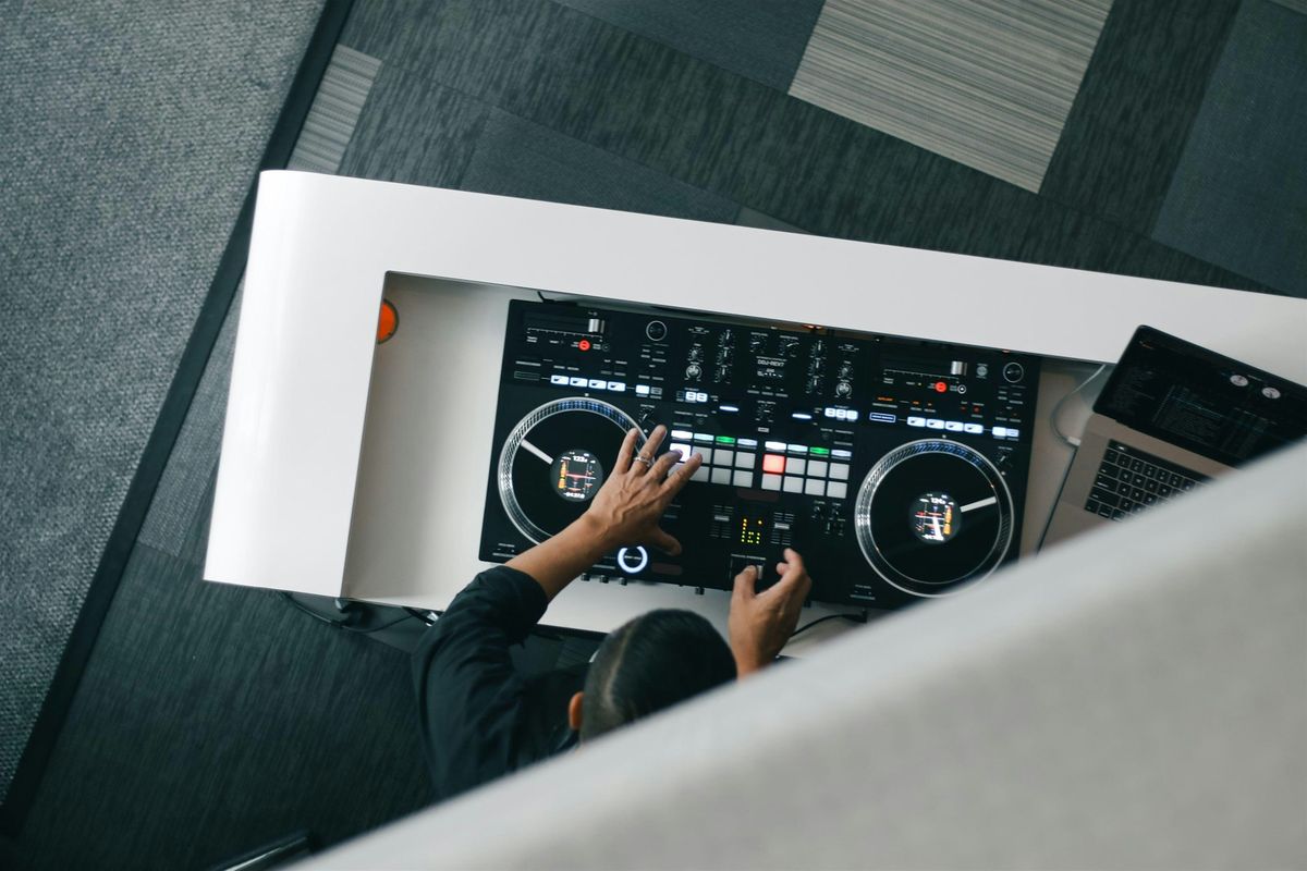 VINYL NIGHTS AT W SAN FRANCISCO