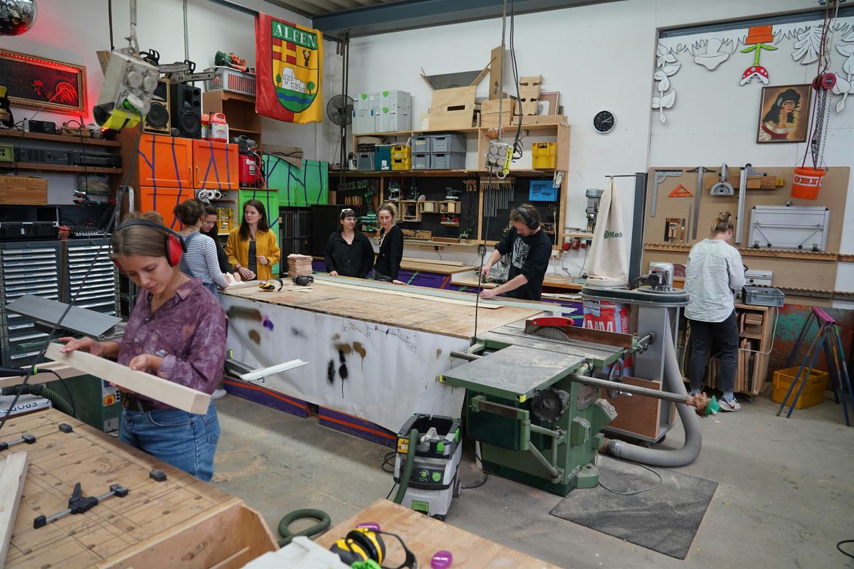 Kleinm\u00f6belbau | Grundlagen der maschinellen Holzbearbeitung.