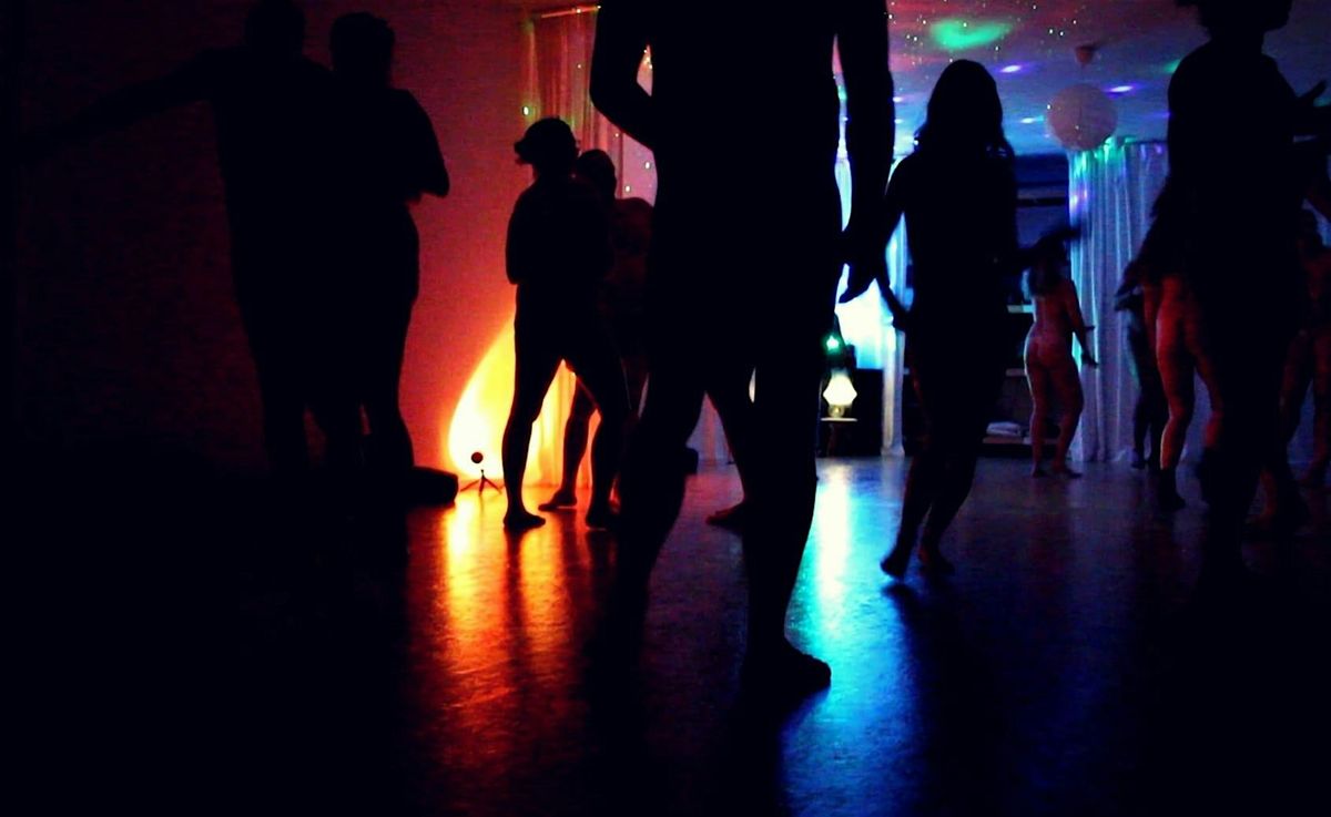 SkyClad Experience - Naked Dance Party Flinta Edition