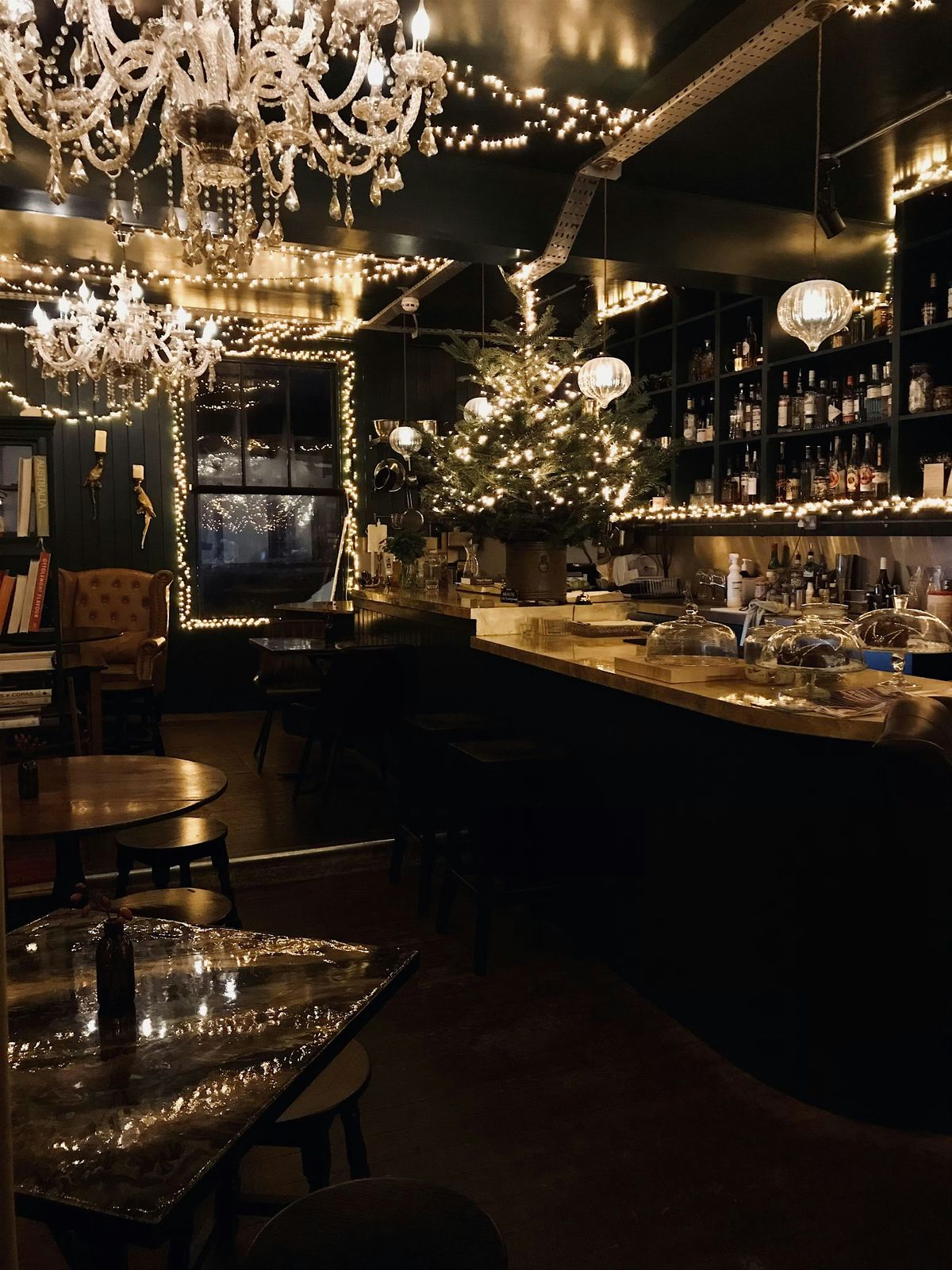 Cocktails and wreath making at Hair and Hound