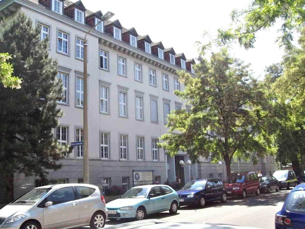 Magdeburg Audio Tour: Stadtfeld Ost\u2019s Hidden Corners and Garden Echoes