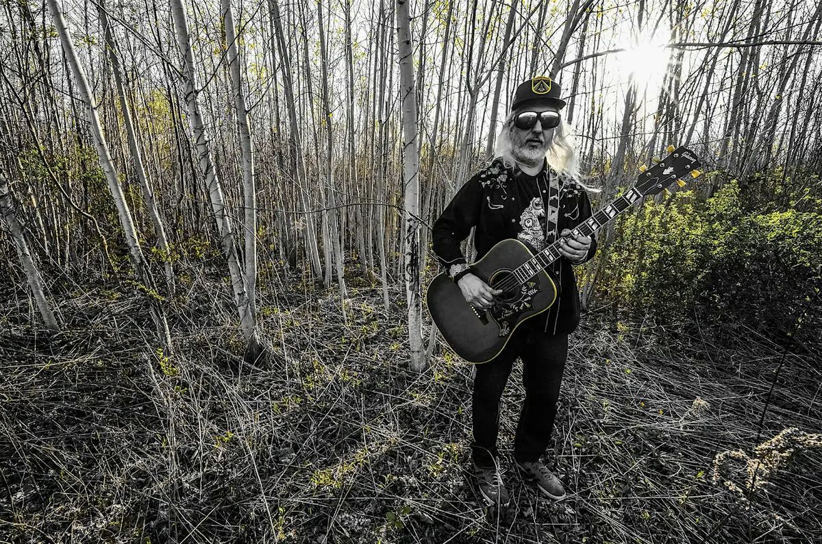 J Mascis with special guest Gold Dust