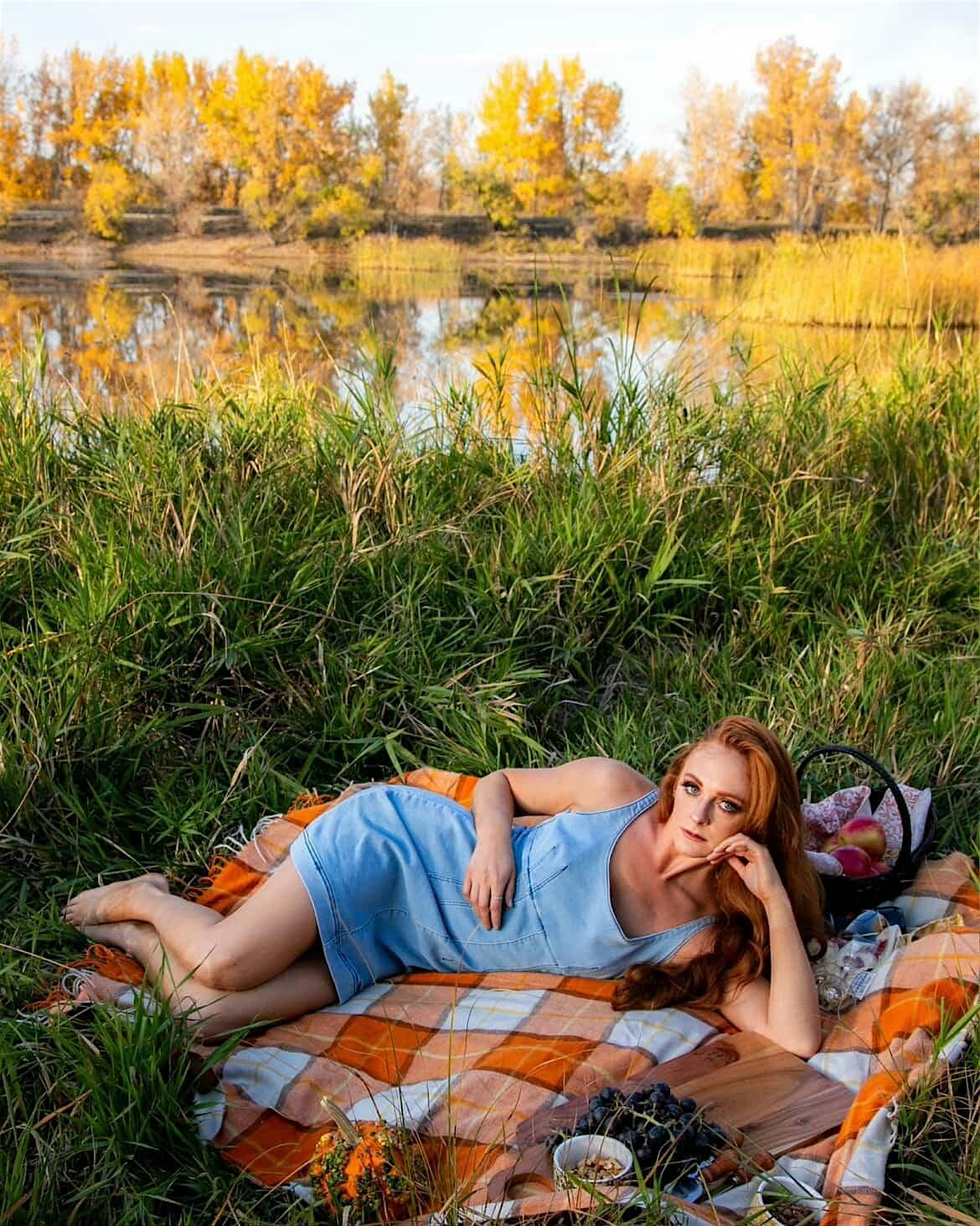 Les Muses Figure Drawing with model Abigail