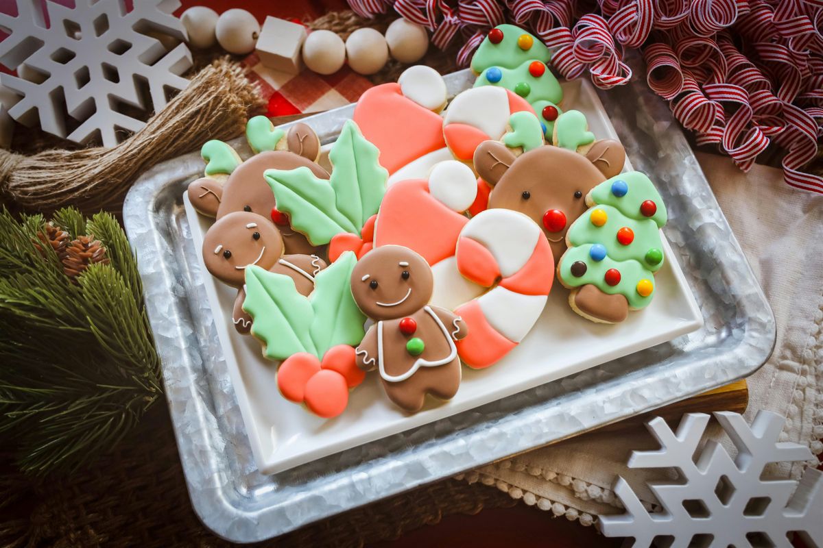 11:00 AM \u2013 Get on Santa\u2019s Sweet List at my Christmas Cookie Class!