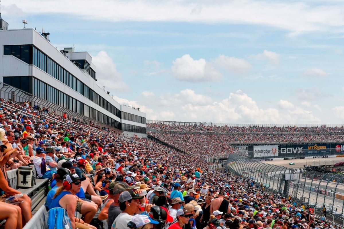 Parking GOVX 200 - NASCAR O'Reilly Auto Parts Series