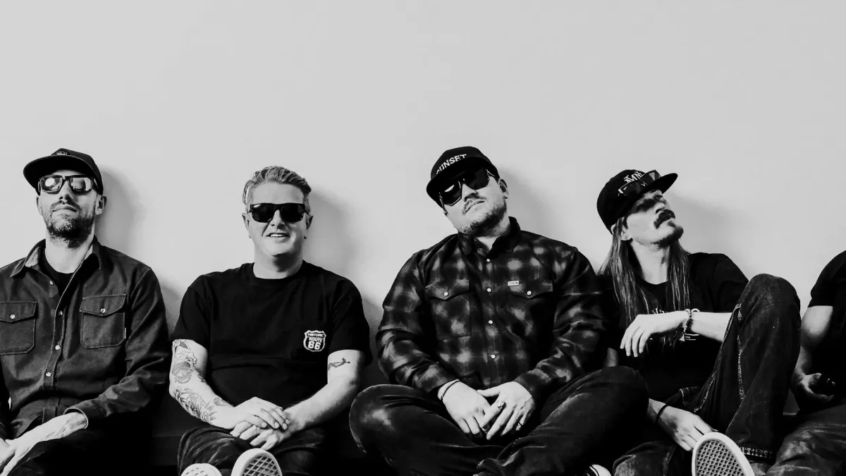 The Elovaters, Collie Buddz, Shwayze in Boston