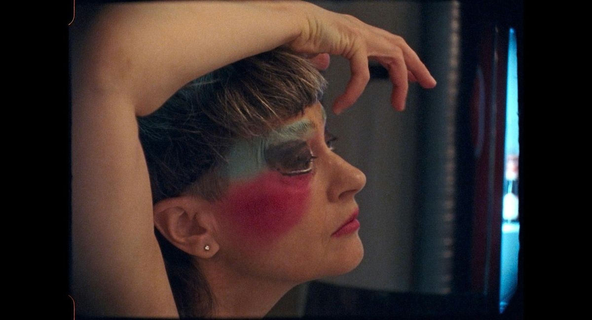 Peaches Goes Bananas