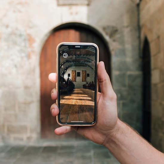 AudioTour por el Barrio G\u00f3tico de Barcelona con Realidad Aumentada