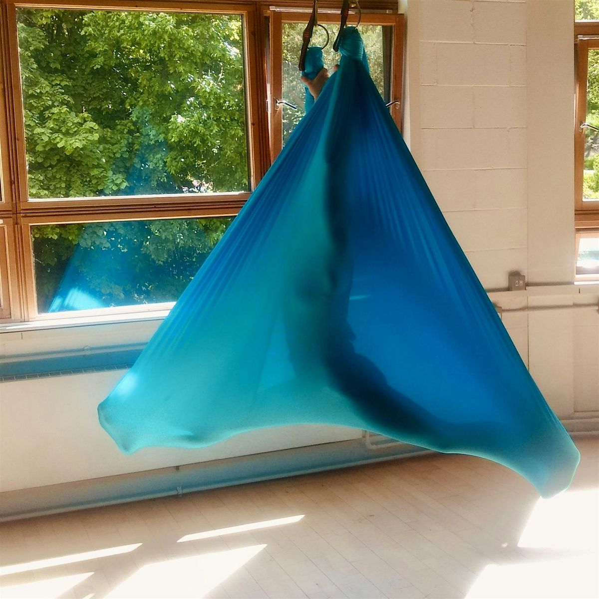 Strong Flow Aerial Yoga Workshop Edinburgh, Sat 15th Nov 9.15-10.45am