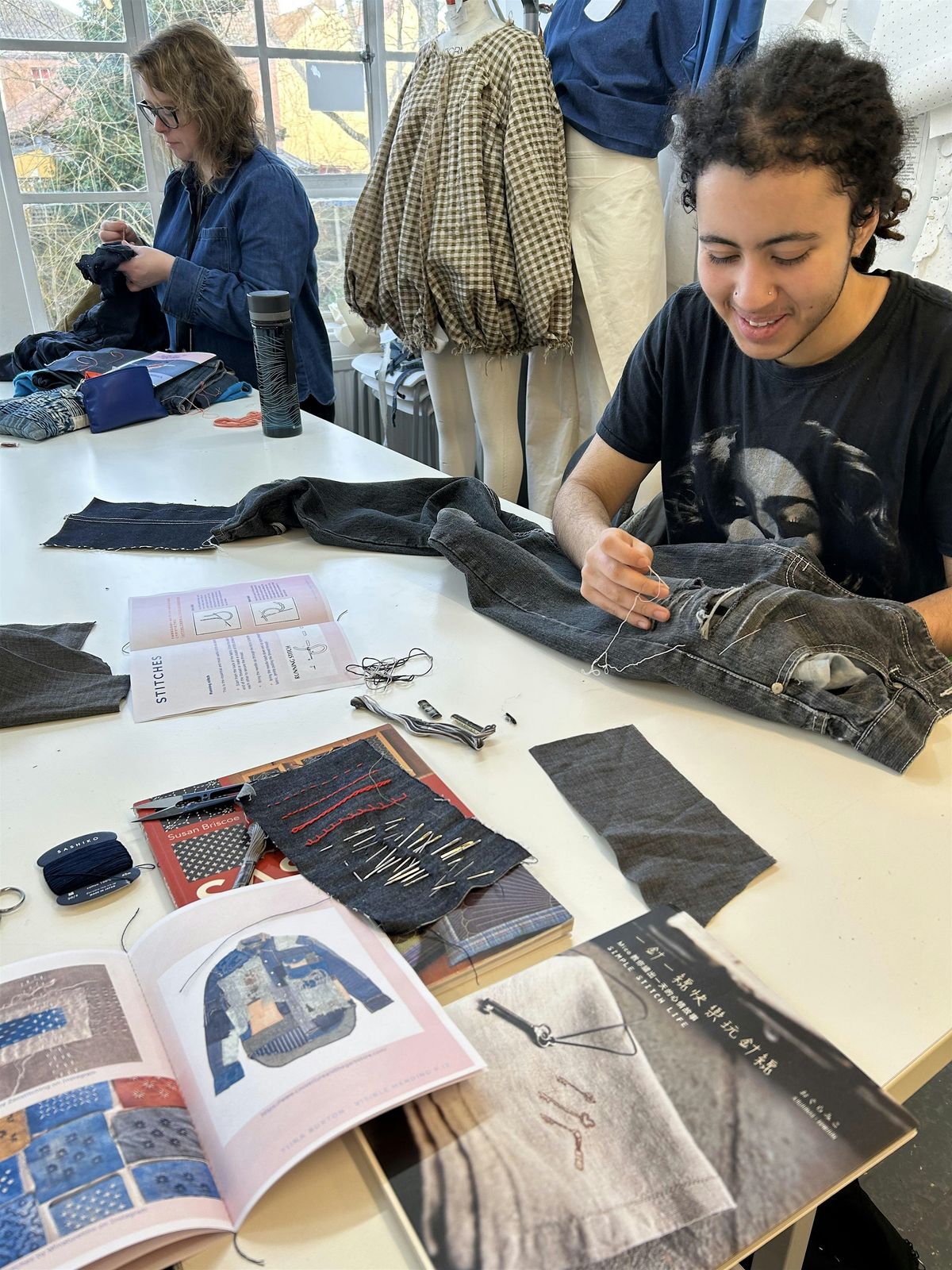 Garment repair caf\u00e9
