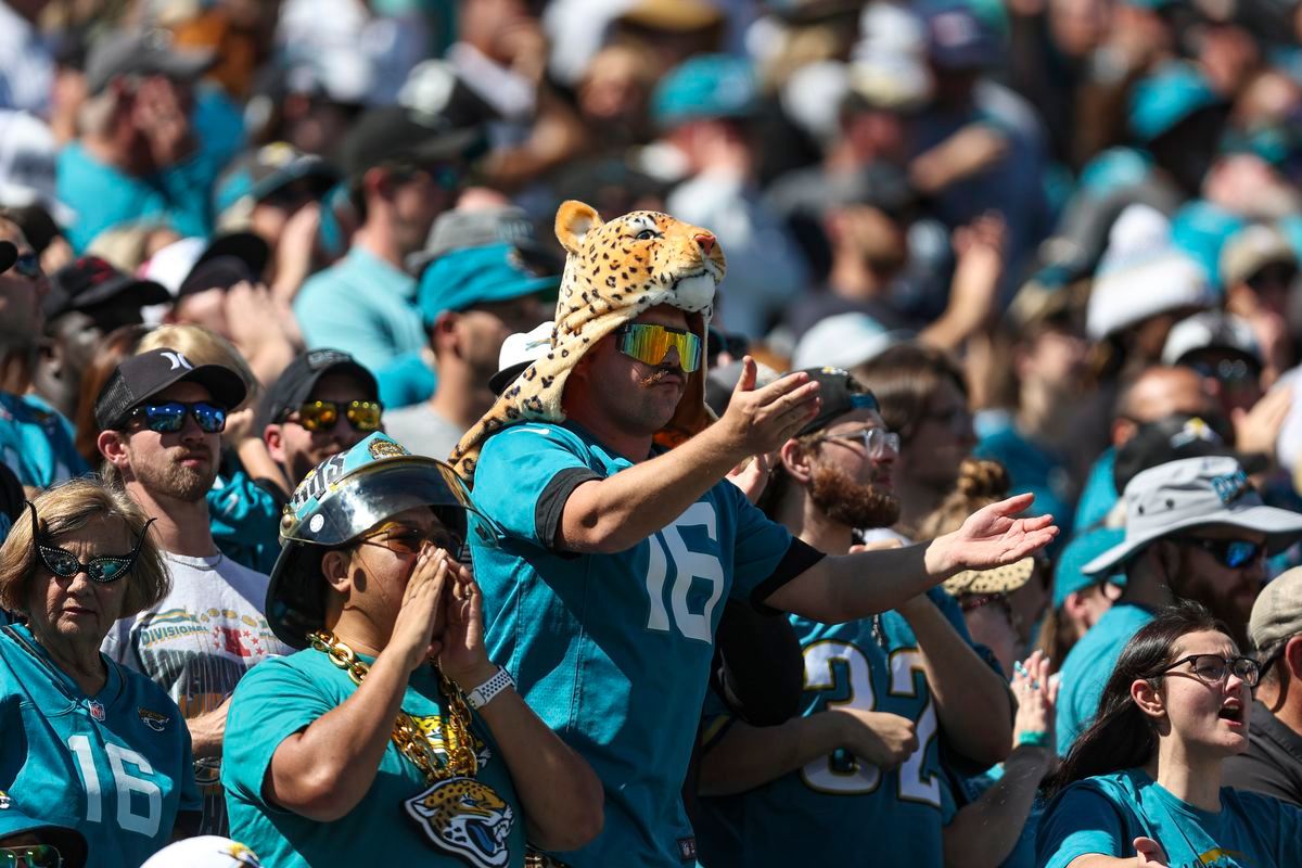 Jacksonville Jaguars at Indianapolis Colts at Lucas Oil Stadium