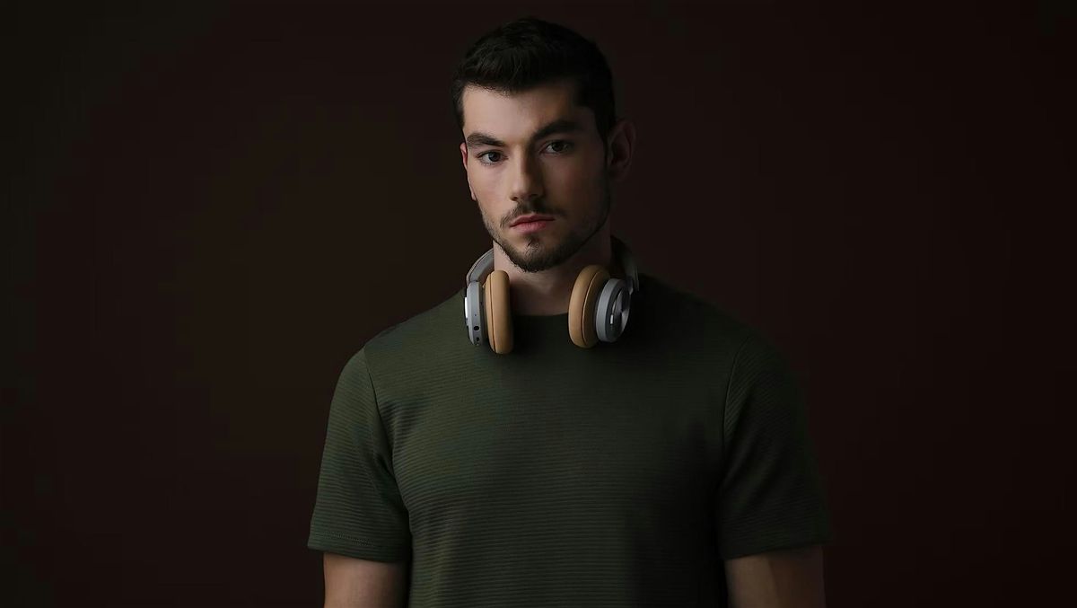 Live DJ by the Sea \u2013 Wednesdays & Fridays in Ban\u00fas