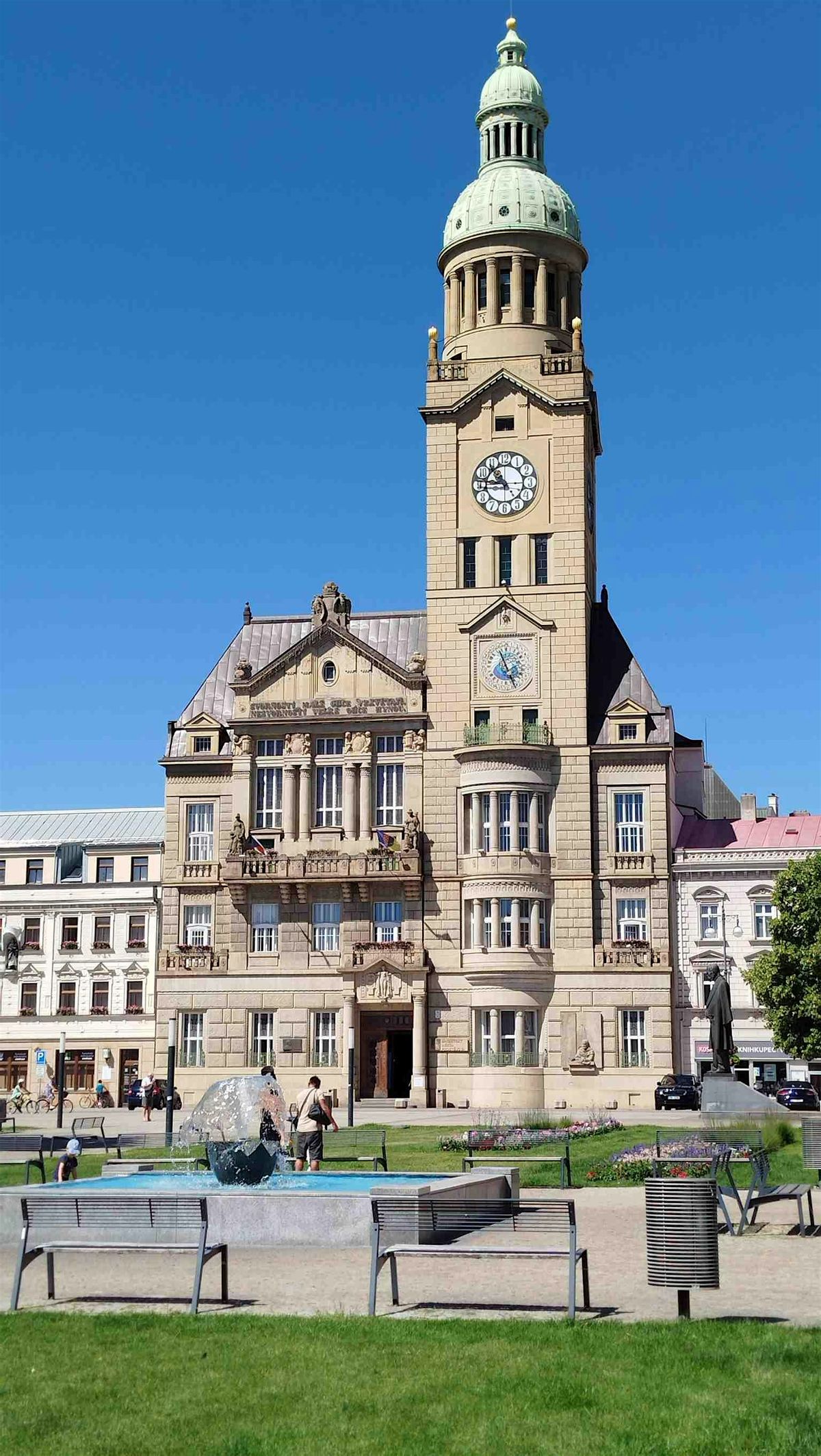 Prost\u011bjov Audio Tour: Fabrics, Faith, and Forgotten Gardens