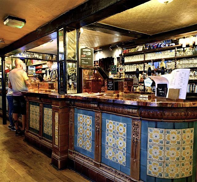 NEW TOUR - Tetleys to North Bar - Heritage Pub and History Walk of Briggate