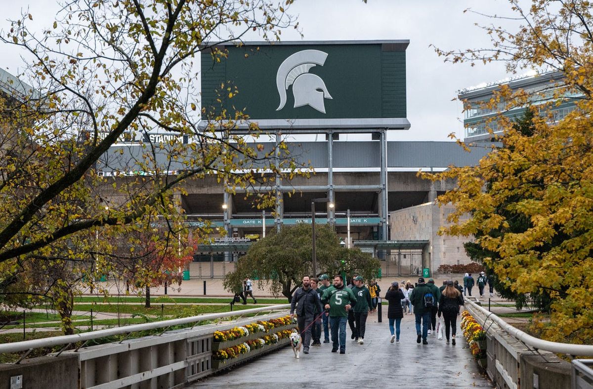 Parking Michigan State Spartans at Michigan Wolverines Womens Soccer