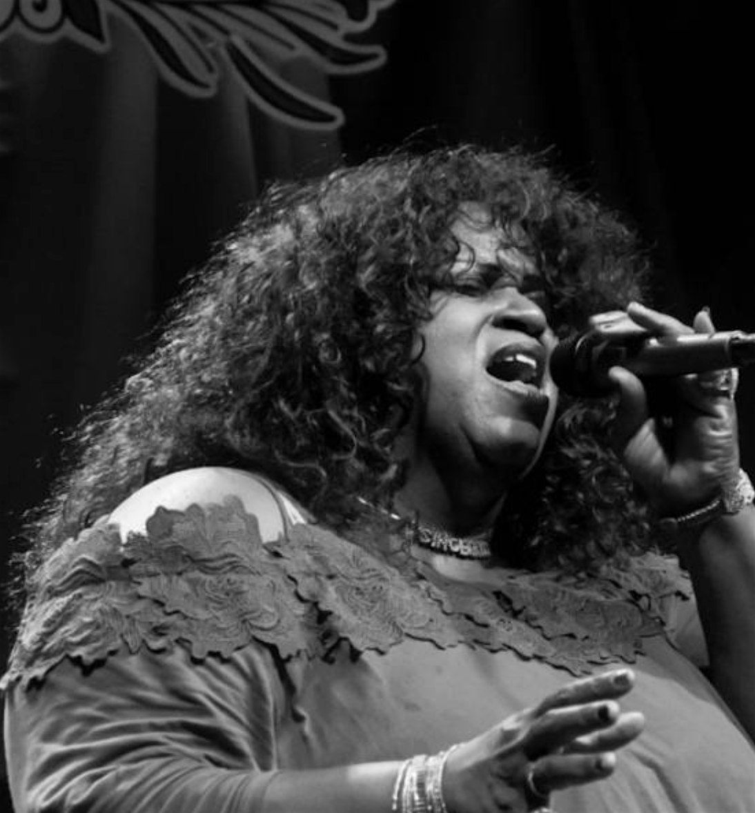 NYE Tribute to the Ladies of R&B!