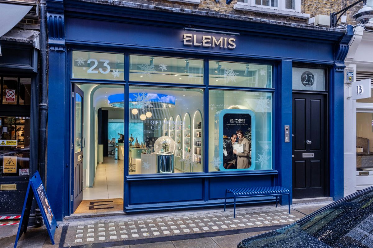 ELEMIS Covent Garden Christmas Light Switch On Event