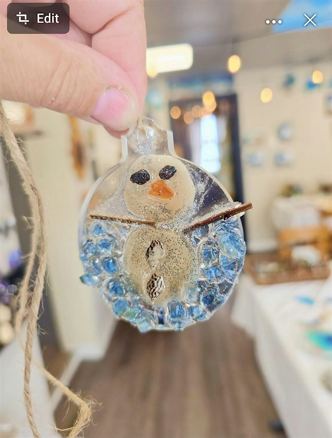 Make stunning  Resin ornaments or a holiday cup at the Bloomin Cottage